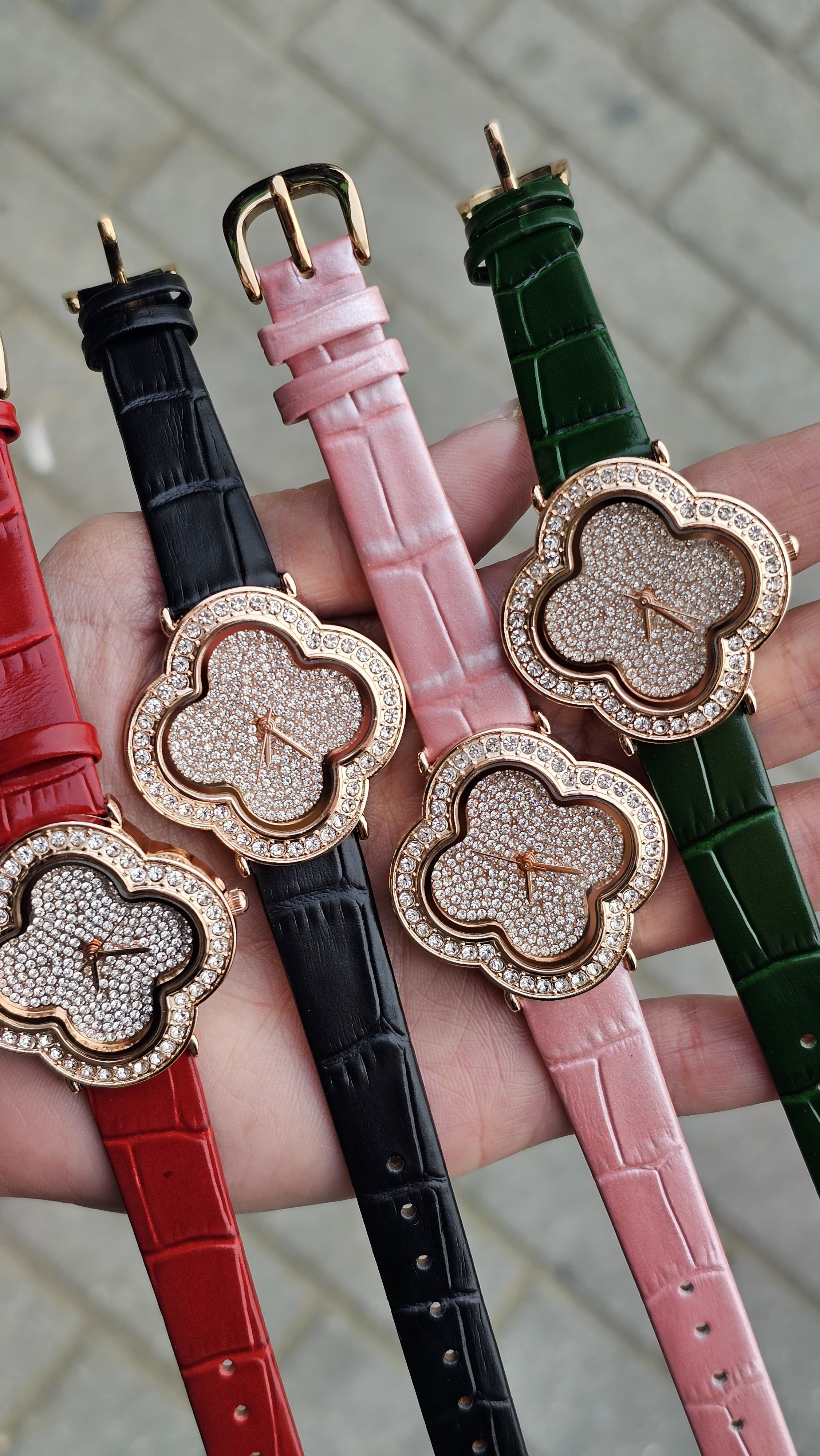 Van Cleef – Qadın Saatı və Qolbaq Dəsti – Qızılı/Kombin